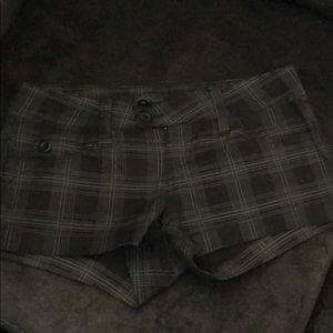 Full tilt plad shorts size 3